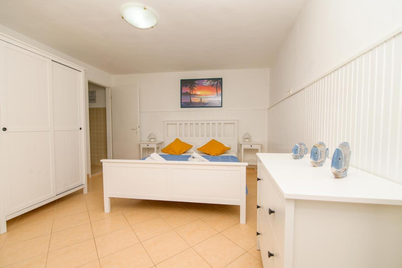 Apartments By The Sea Nerezine, Losinj - 7963 Екстер'єр фото